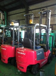 香河开发区北方现代叉车租赁中心 电动叉车与堆高车产品全览